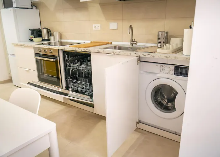 Elite Smart Flat 3 Bed Wifi & Ac Near Metro